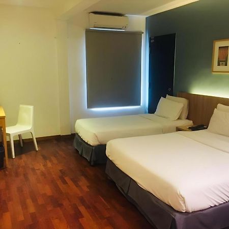 Quayside Hotel Malacca Exterior photo