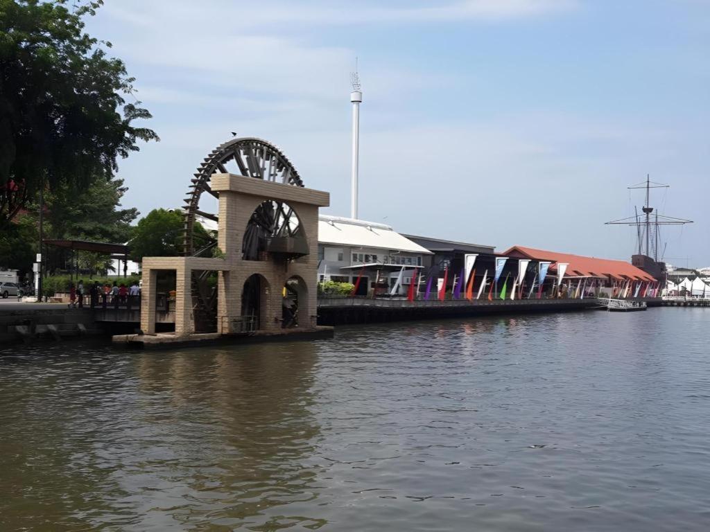 Quayside Hotel Malacca Exterior photo