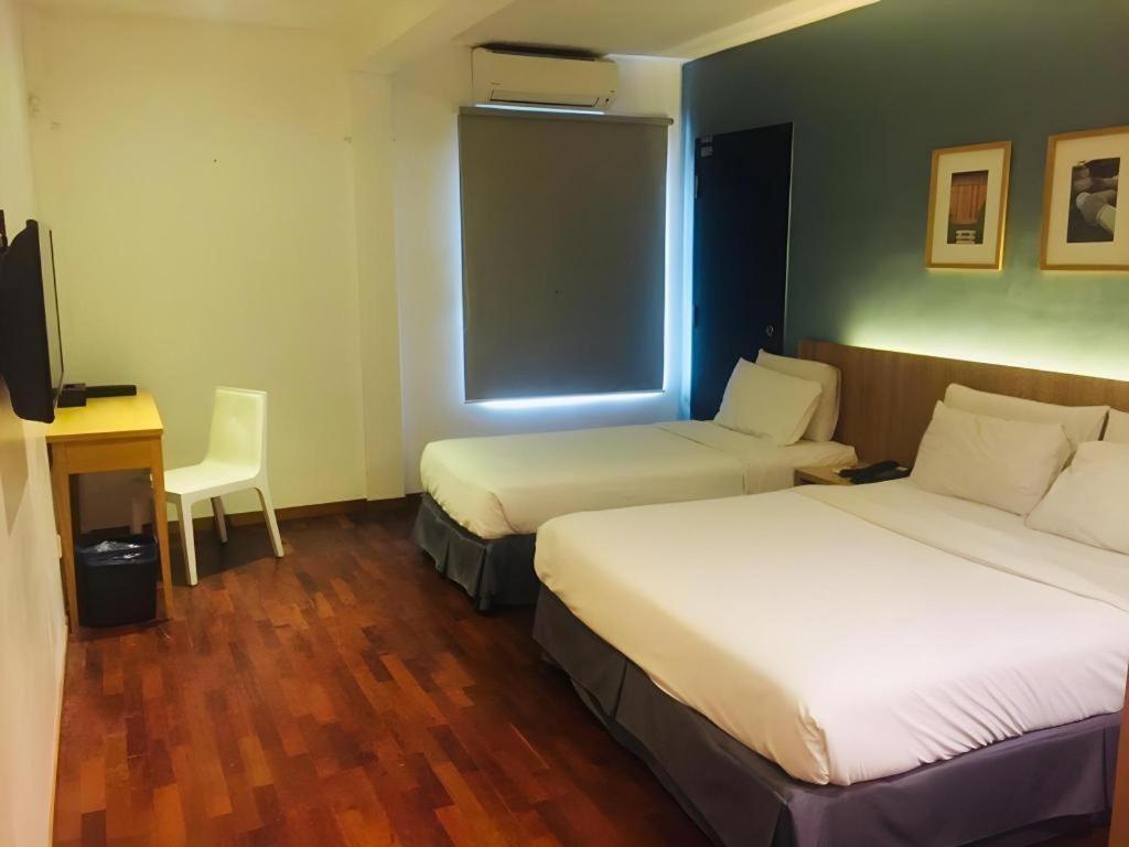 Quayside Hotel Malacca Exterior photo