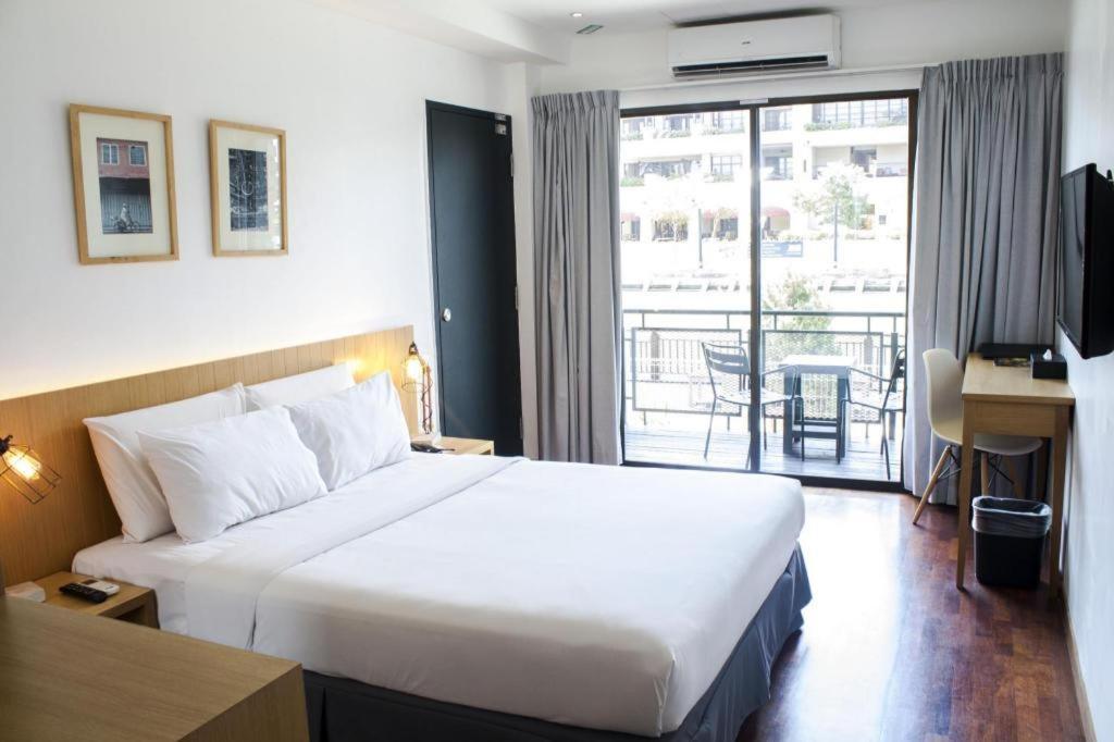 Quayside Hotel Malacca Exterior photo